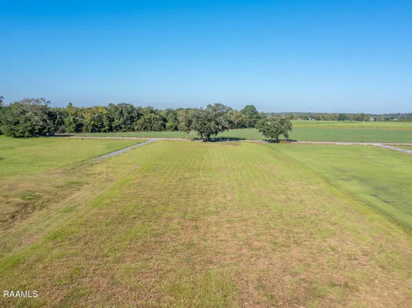 903 Crochet Rd, New Iberia, LA 70563
