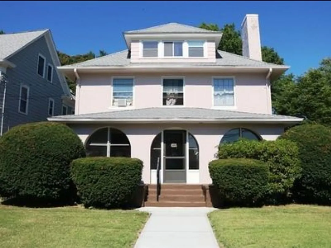 380 McKinley Ave — Photo 1