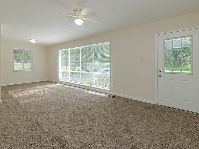 3173 Oak Forest Dr — Photo 20