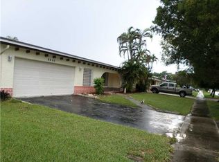 8960 NW 11th St, Pembroke Pines, FL 33024