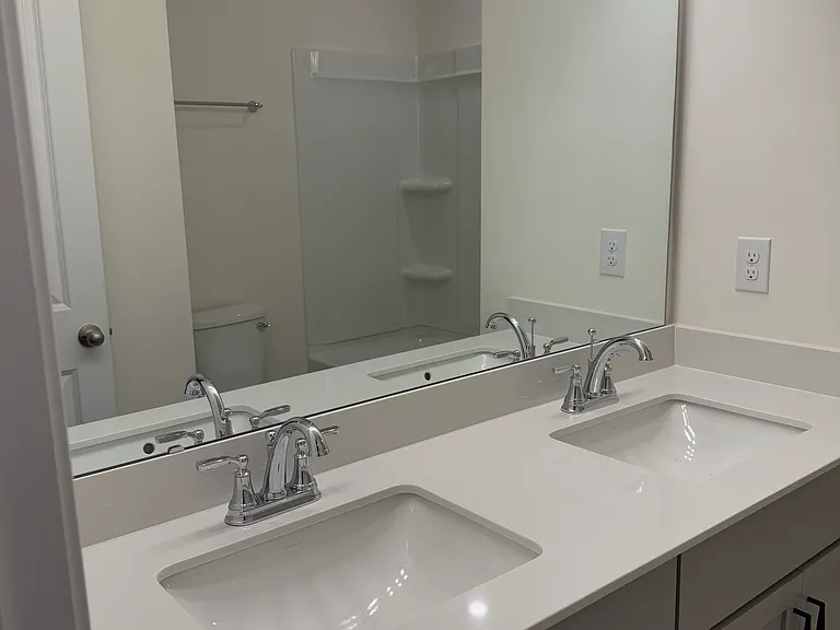 1041 S Point Rd — Photo 9