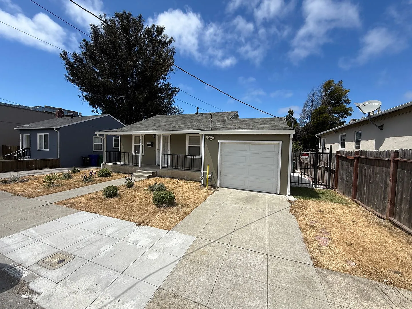 Pending - Richmond 2-Bedroom Single Family Home w/ 1-Car Garage — Photo 2