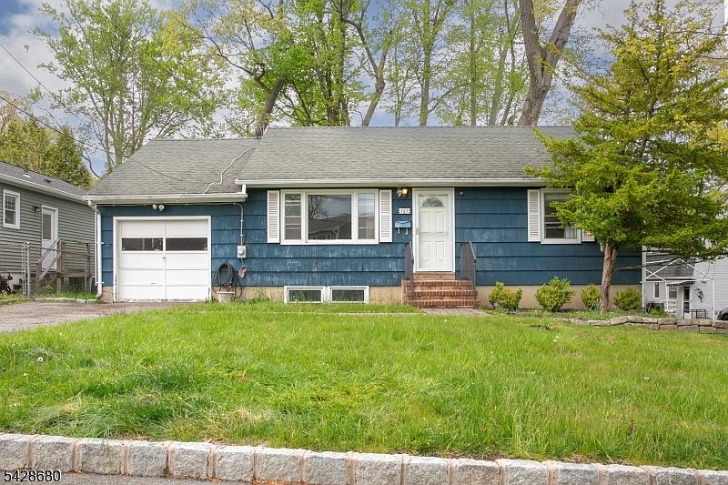 1st image of 161 Beachwood Rd