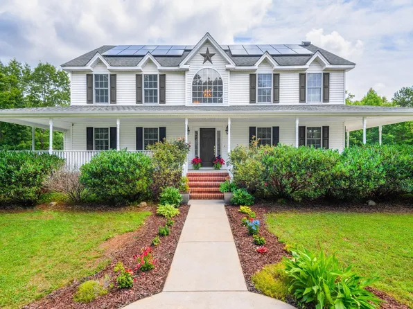 3382 Trent Hatchery Rd, Appomattox, VA 24522