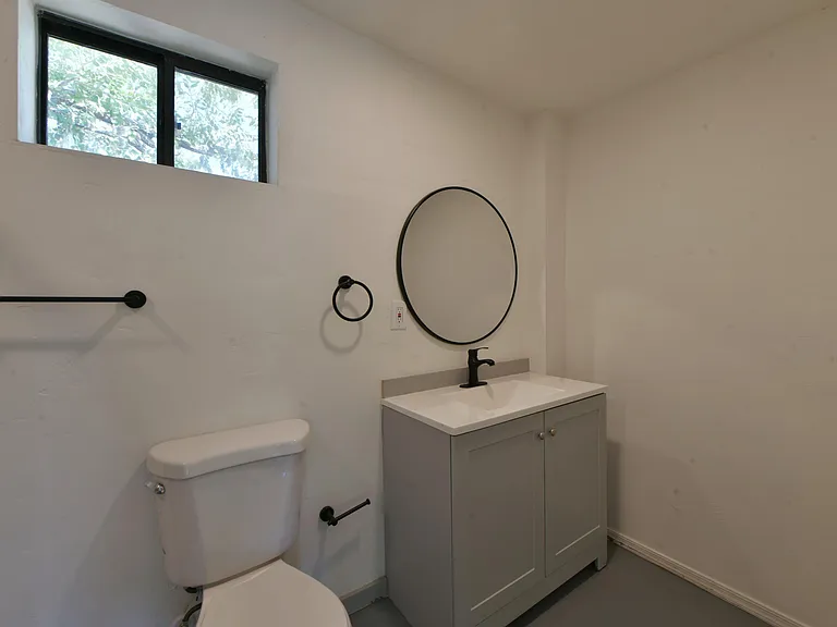1211 S 9th Ave — Photo 16