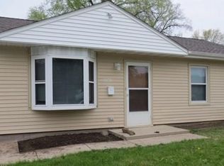1131 31st St NE, Cedar Rapids, IA 52402