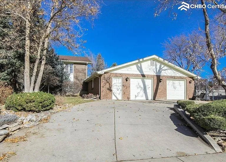 2 car 3 car garage Sq ft.