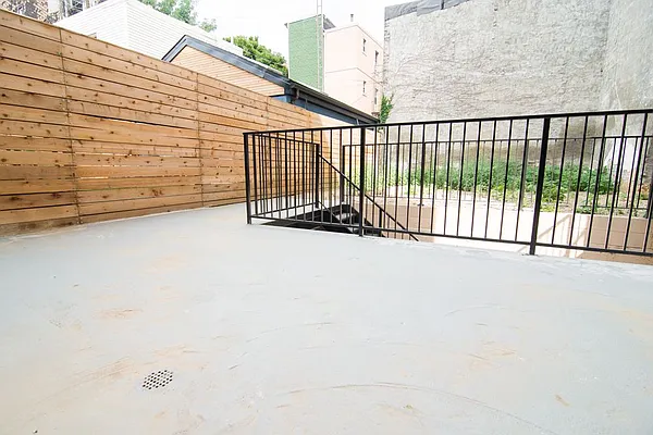 Rented by Greenpoint Properties | media 8