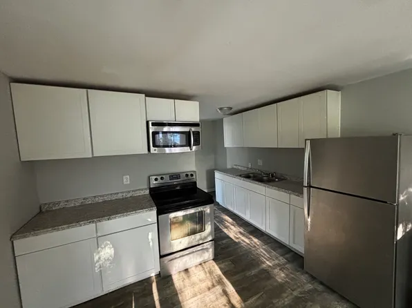 709 Wilson Ave #B, Spring Lake, NC 28390