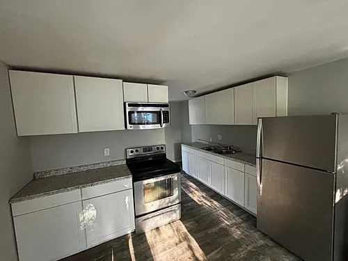 709 Wilson Ave #B Photo 1