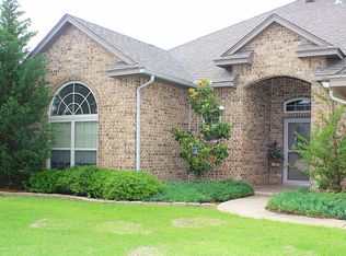 704 Woods Way, Moore, OK 73160