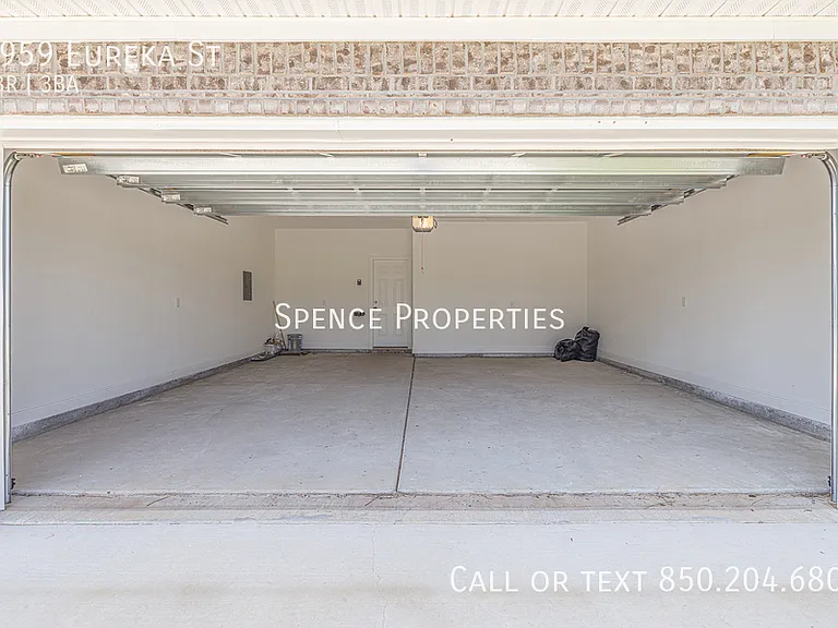 8959 Eureka St — Photo 41