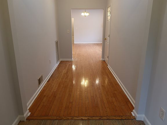2nd image of 173 E 54th St