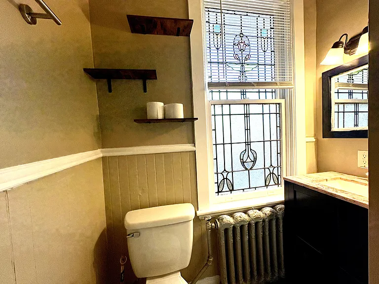 48 E Princess St #2 — Photo 6