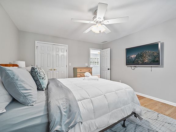 3rd image of 702 S River Farm Dr