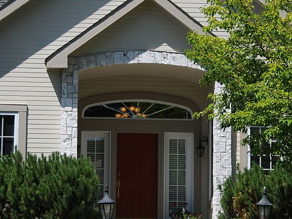 Covered front entrance