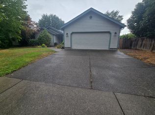 1875 SW Topaz Ln, Grants Pass, OR 97526