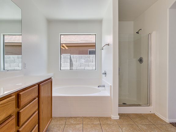 3rd image of 2880 W Gold Dust Ave