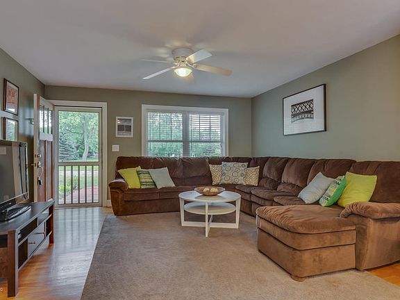 3rd image of 203 S Mayhew St