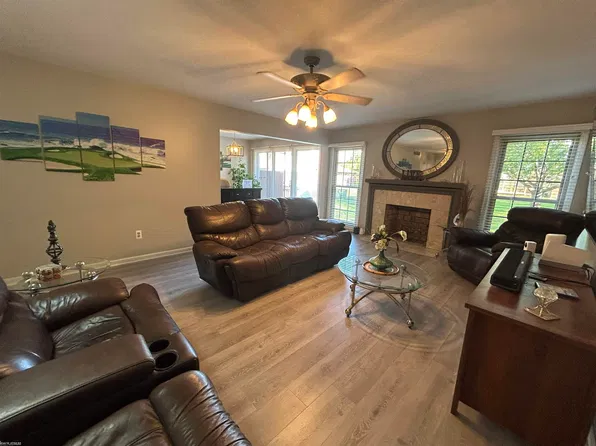 49283 Ashley Ct, Shelby Township, MI 48315