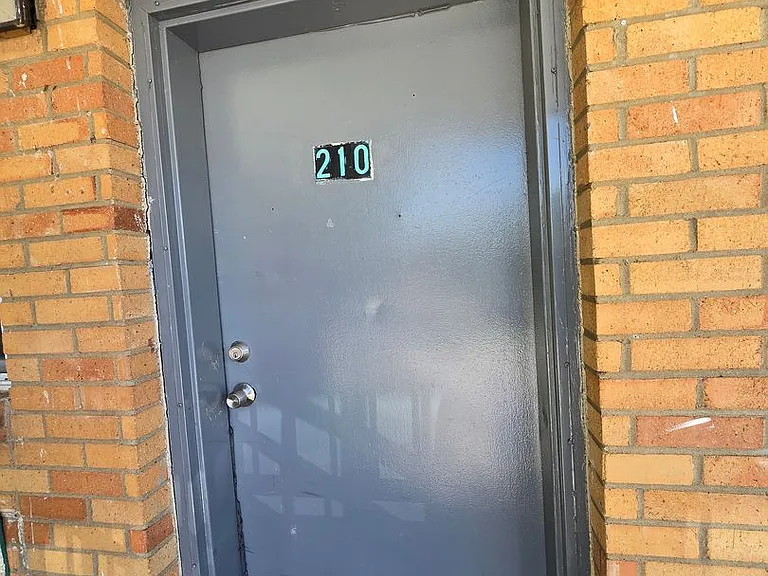 123 Nancy Ave — Photo 1