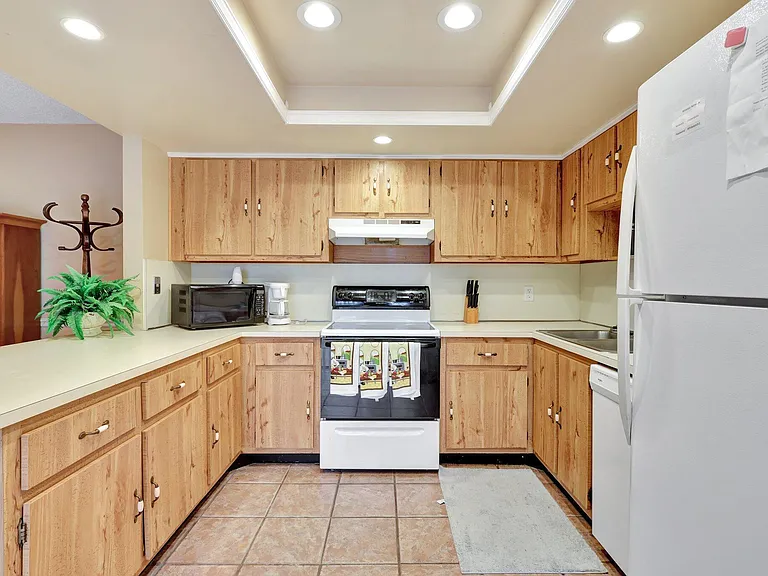 1558 Shaker Cir — Photo 8