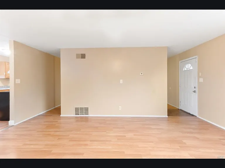 164 Denton Ct #B — Photo 2