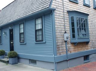 58 Poplar St, Newport, RI 02840