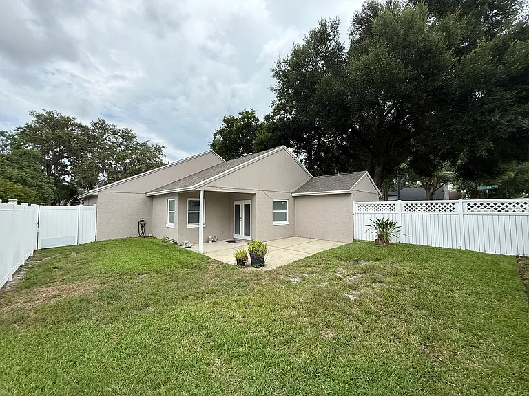 801 Heather Glen Cir — Photo 15