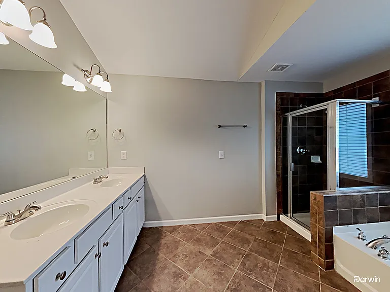 2184 Longmont Dr — Photo 11