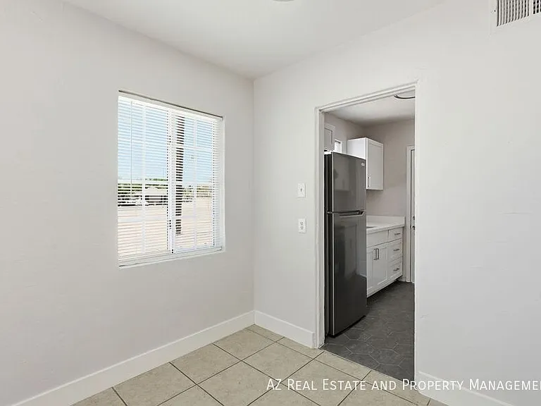1038 N 16th St — Photo 10