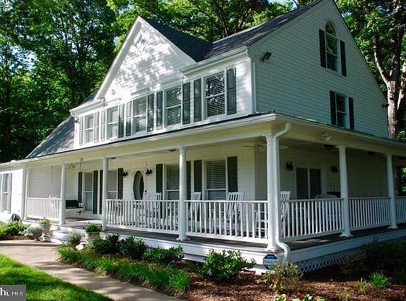 3rd image of 11611 Clearview Ln