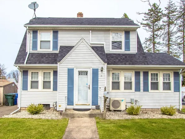 31 Thornton St, Springfield, MA 01104
