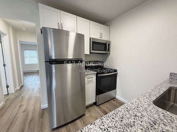 2nd image of 1653 Jonathan Ave #1
