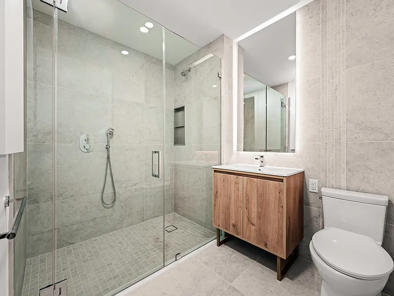 255 Lorimer St #553 — Photo 7