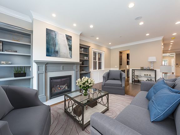 5th image of 2621 N Lakewood Ave #1