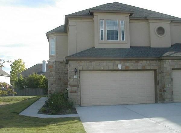 1st image of 1101 Parmer Ln #323