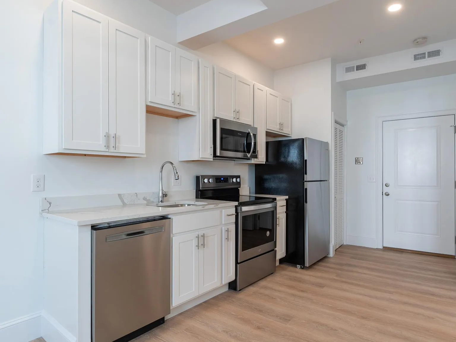 1 bed, 650 sqft, $1,850 — Photo 1