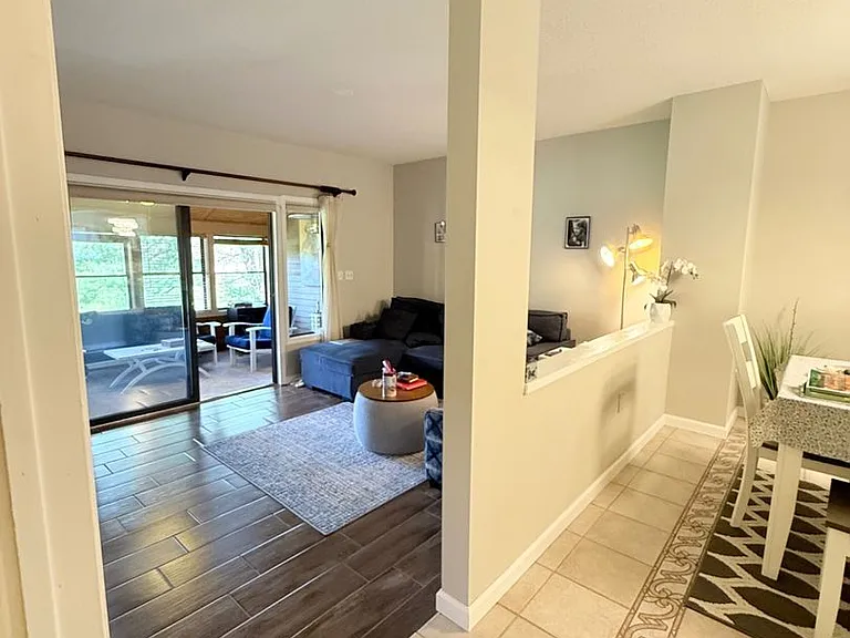 18 Putnam Ln — Photo 8