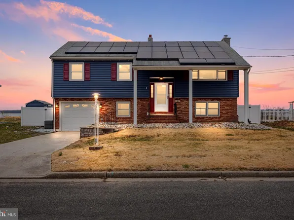 47 Delaware Dr, Penns Grove, NJ 08069