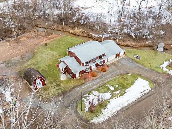 5th image of 114 Bog Rd