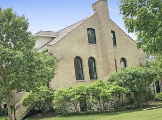 790 Lyster Rd, Highwood, IL 60040