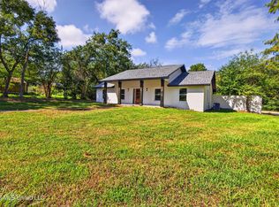1305 Pine St, Gulfport, MS 39507