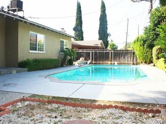 Pool/Back Yad
