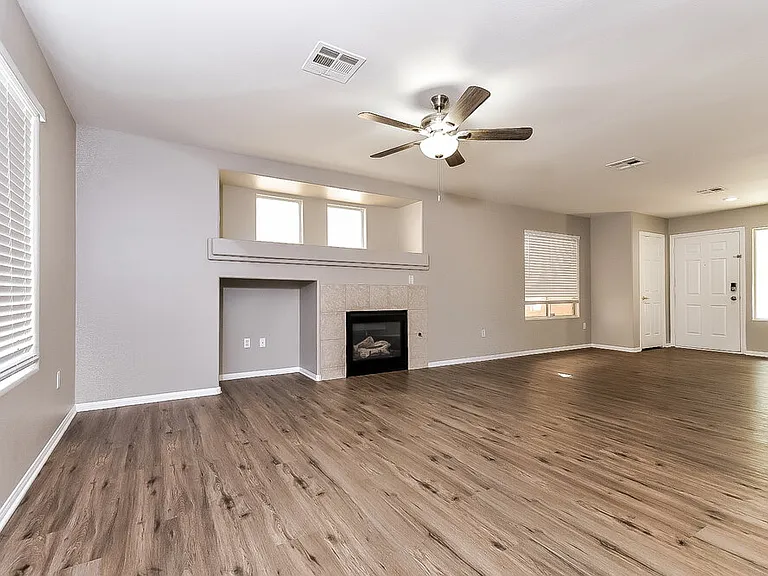 9896 Erins Grove Ct — Photo 5
