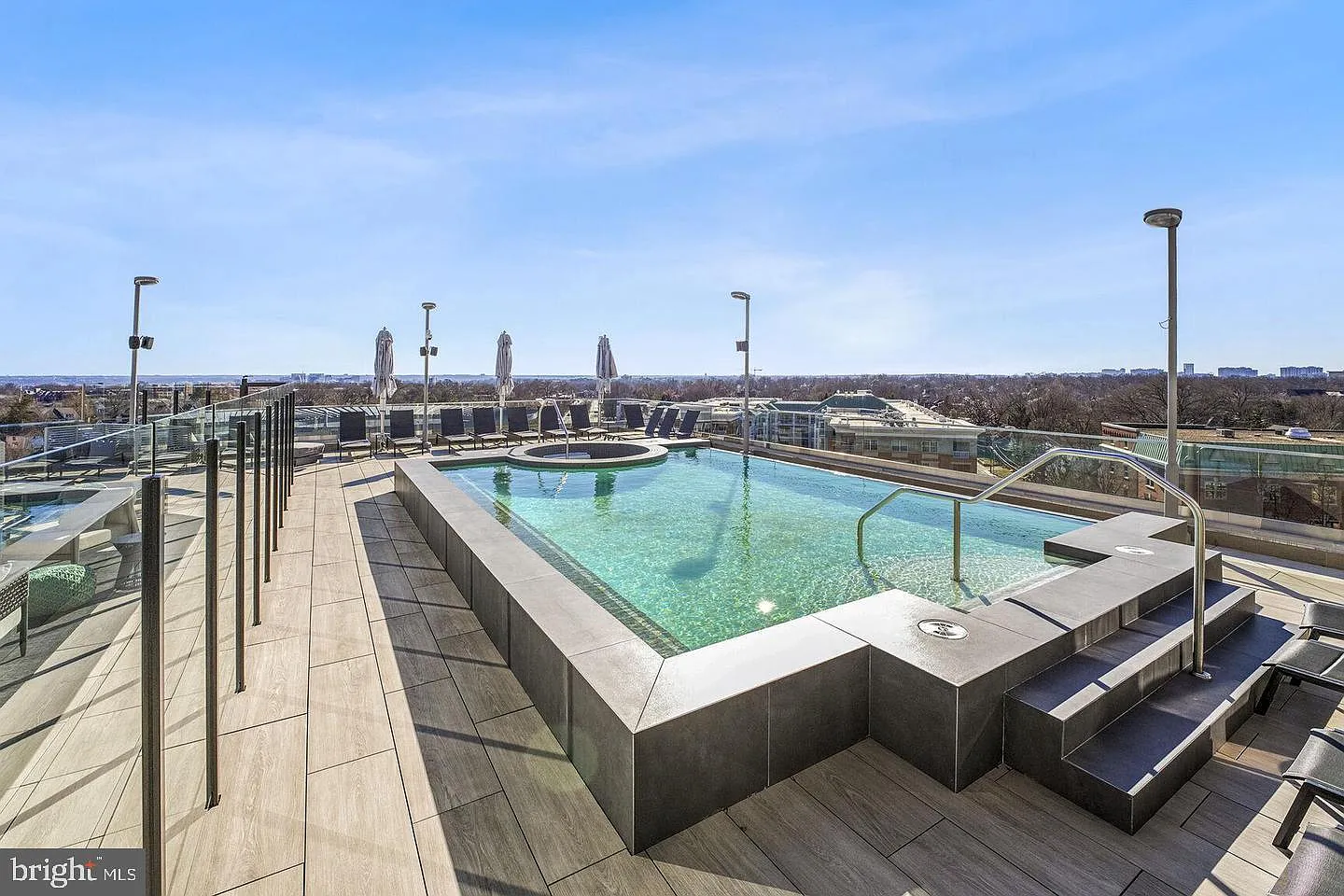 1 bed, 1.0 bath, 746 sqft, $2,900 — Photo 2