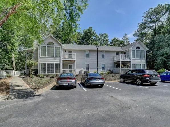 102 Gettysburg Pl, Sandy Springs, GA 30350