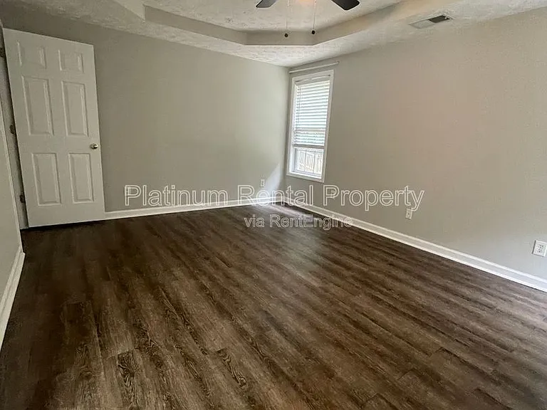 475 Ellesmere Way — Photo 27