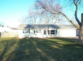 65 Fairlea Rd, Honeoye Falls, NY 14472