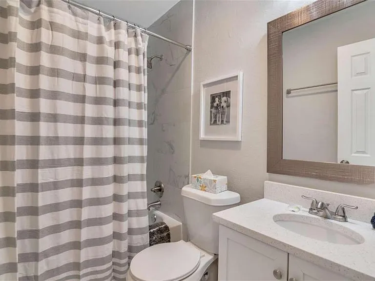2099 Valley Oaks Dr SE — Photo 21
